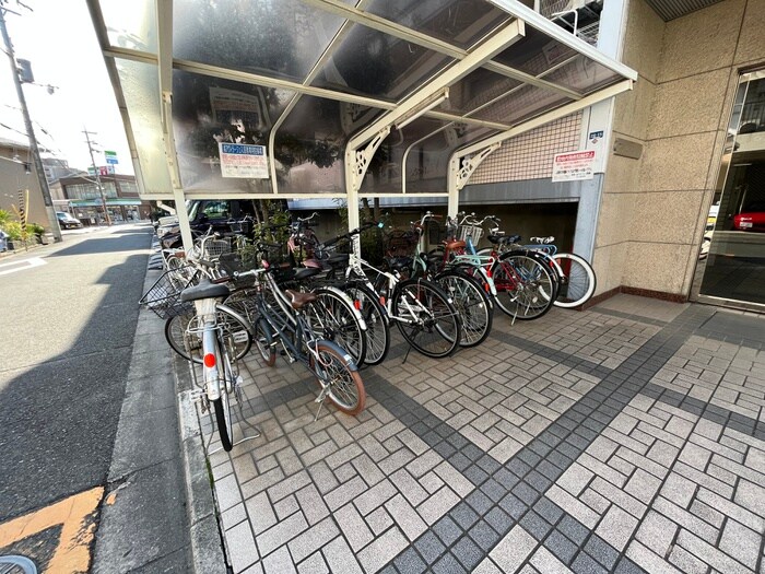 物件外観写真5　(駐輪場)