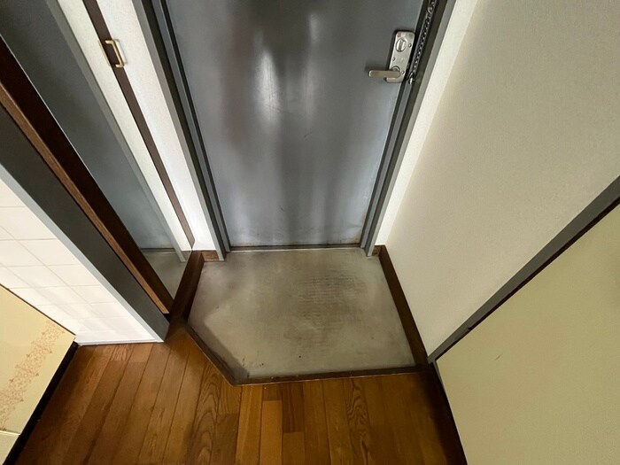 物件内観写真15　(玄関)