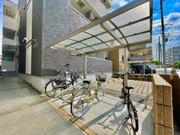 物件外観写真5　(駐輪場)