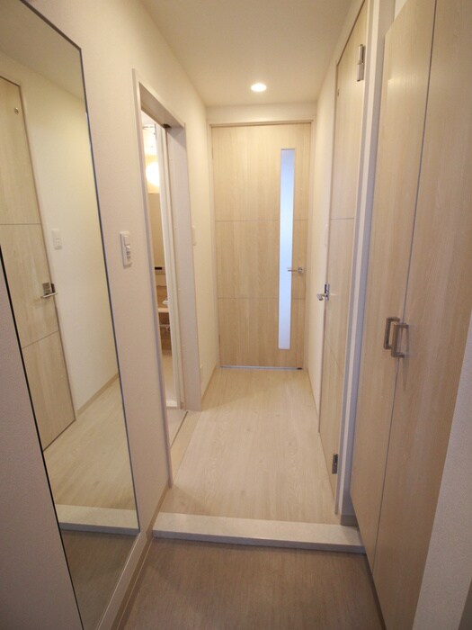 物件内観写真7　(玄関)