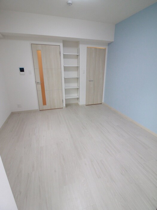 物件内観写真8　(室内からの展望)