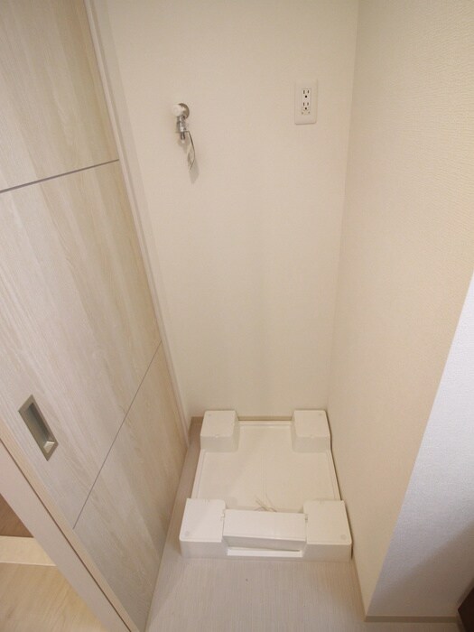 物件内観写真17　(洗濯機置場)