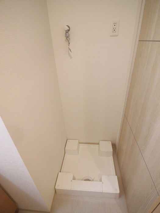 物件内観写真17　(洗濯機置場)