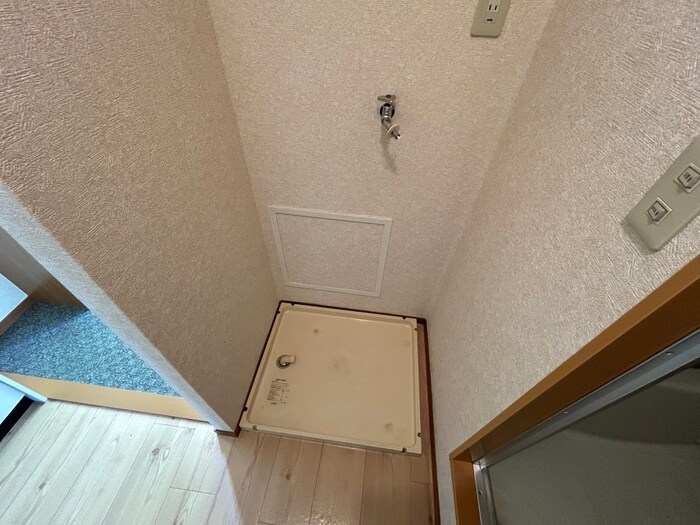 物件内観写真13　(洗濯機置場)