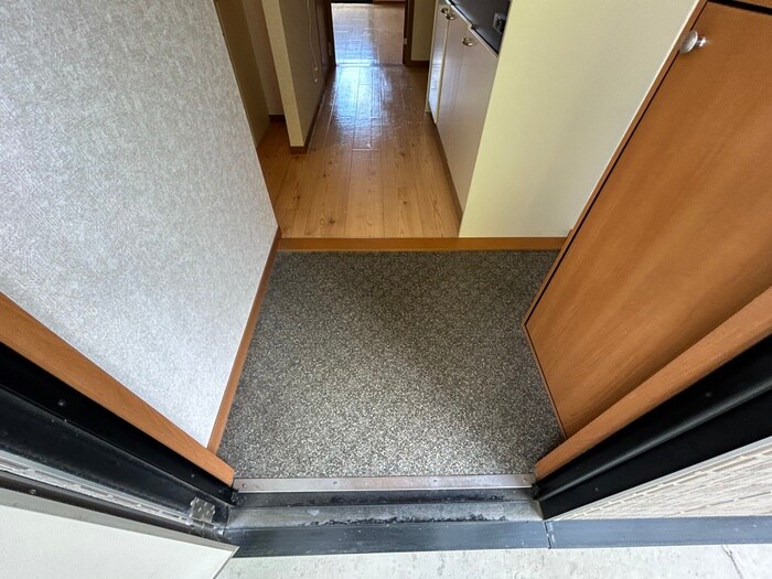 物件内観写真17　(玄関)