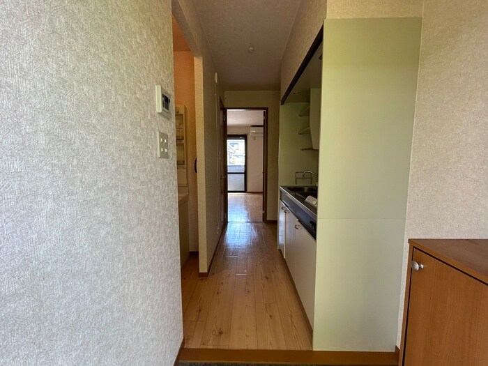 物件内観写真18　(廊下)