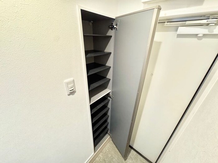 物件内観写真14　(靴箱)