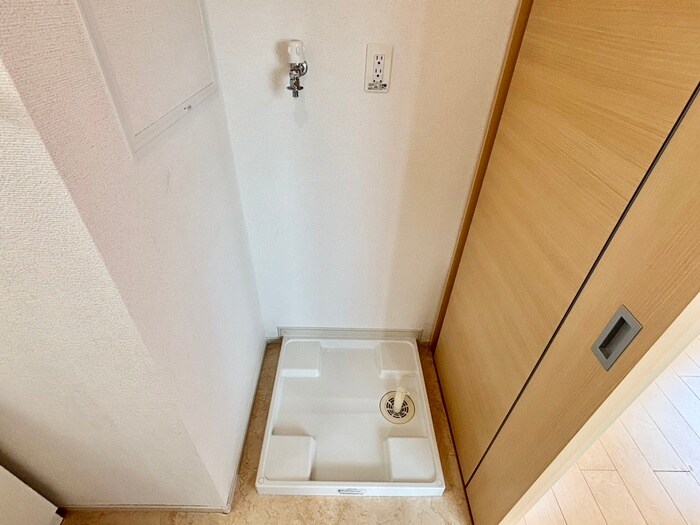 物件内観写真12　(洗濯機置場)