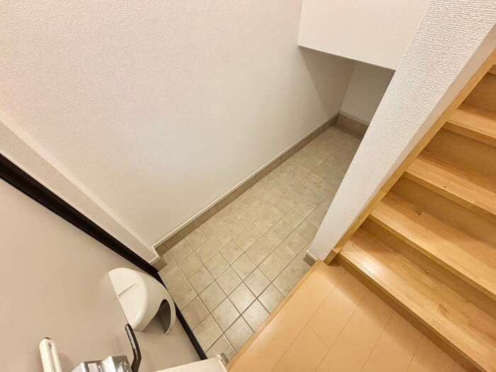 物件内観写真15　(玄関)