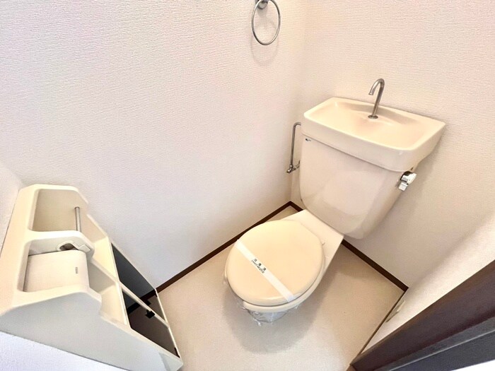 物件内観写真8　(トイレ)