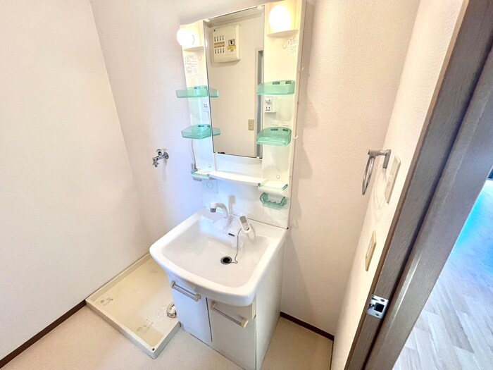 物件内観写真9　(洗面)