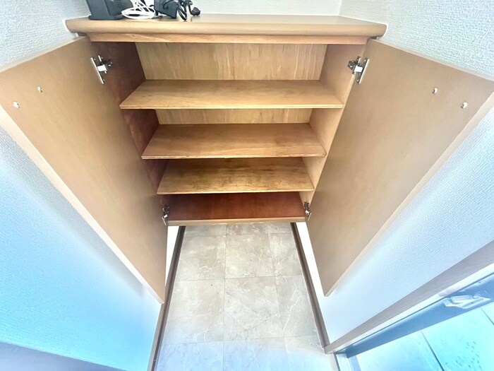 物件内観写真12　(靴箱)