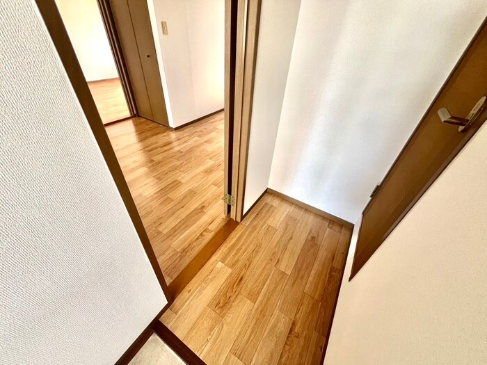 物件内観写真14　(廊下)