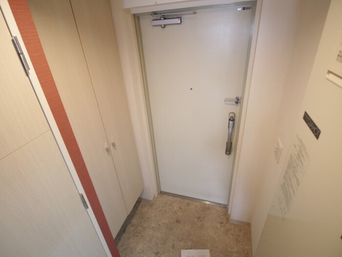 物件内観写真14　(玄関)