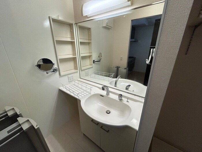 物件内観写真8　(洗面)