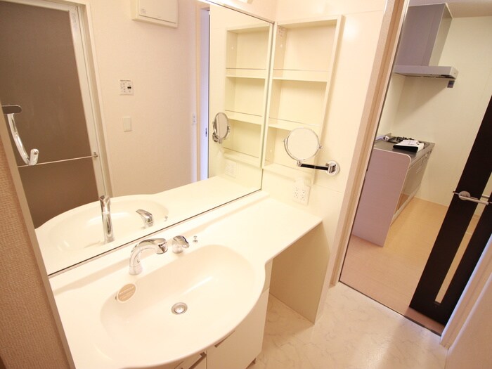 物件内観写真8　(洗面)