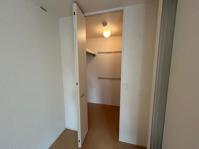 物件内観写真12　(収納)