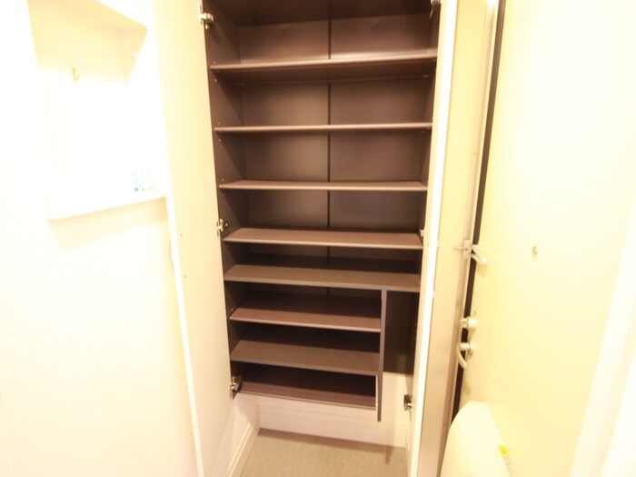 物件内観写真12　(靴箱)