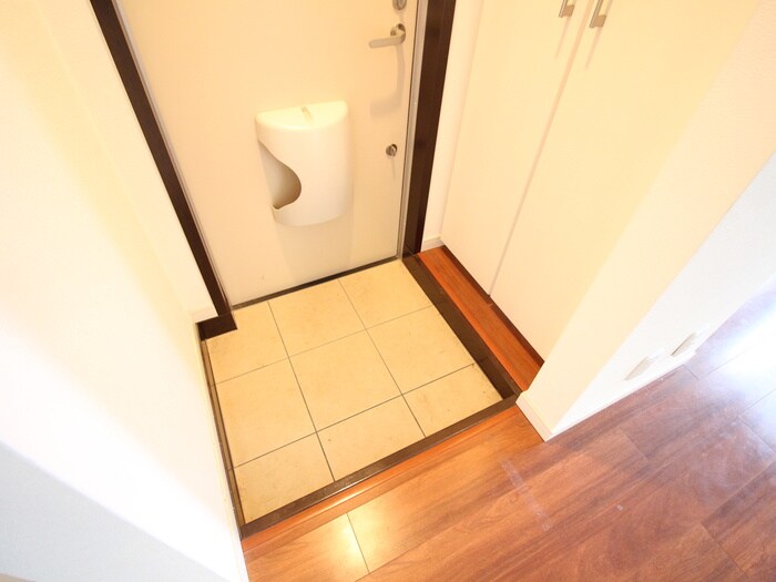 物件内観写真15　(玄関)