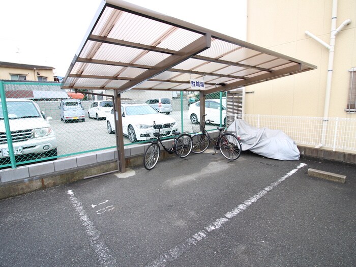 物件外観写真6　(駐輪場)