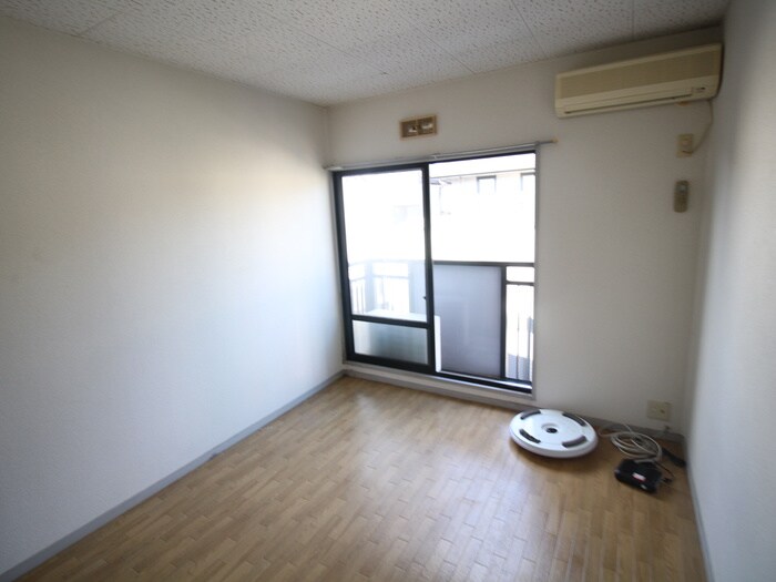 物件内観写真4　(居室)