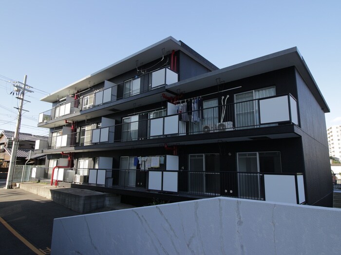 物件外観写真2　(駐輪場)