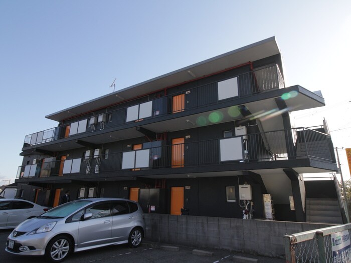 物件外観写真3　(駐車場)