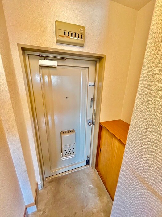 物件内観写真17　(玄関)