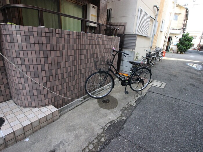 物件外観写真5　(駐輪場)