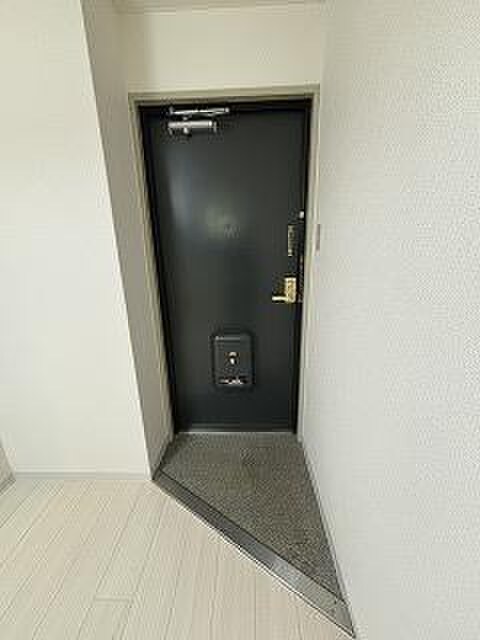 物件内観写真16　(玄関)