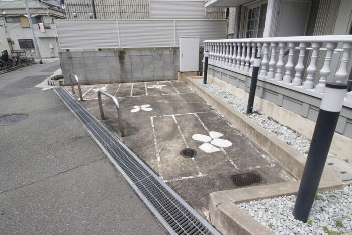 物件外観写真5　(駐輪場)