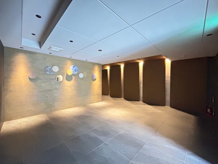 物件外観写真4　(エントランス部分)