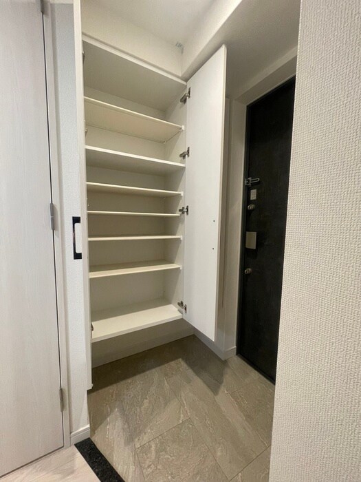 物件内観写真12　(靴箱)