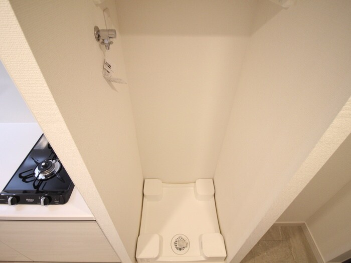 物件内観写真12　(洗濯機置場)