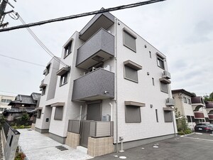 ユアメゾン高槻外観写真