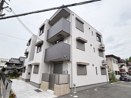 ユアメゾン高槻外観写真