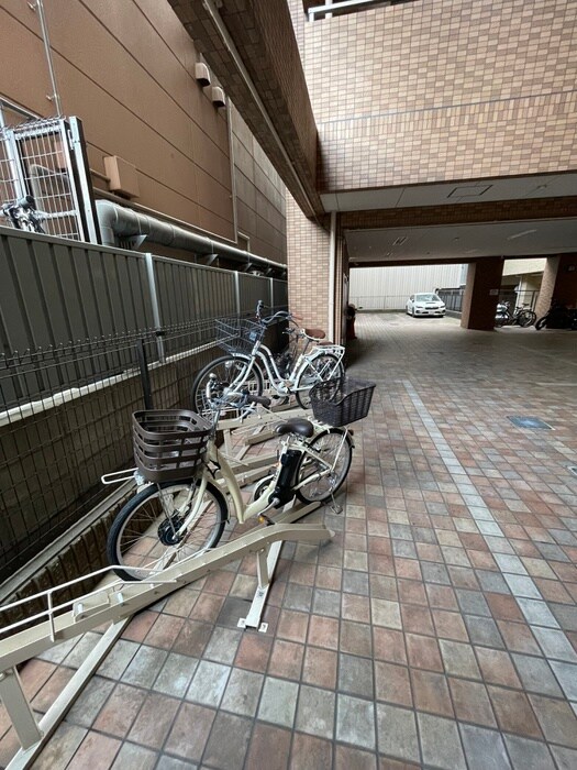 物件外観写真6　(駐輪場)