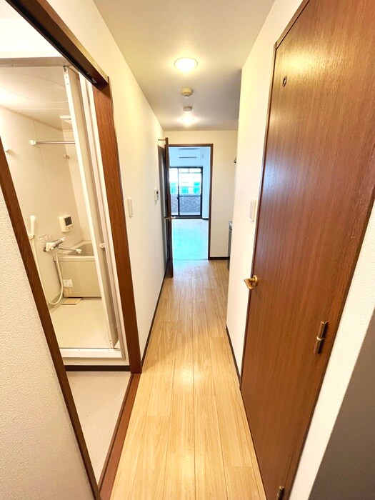 物件内観写真18　(廊下)