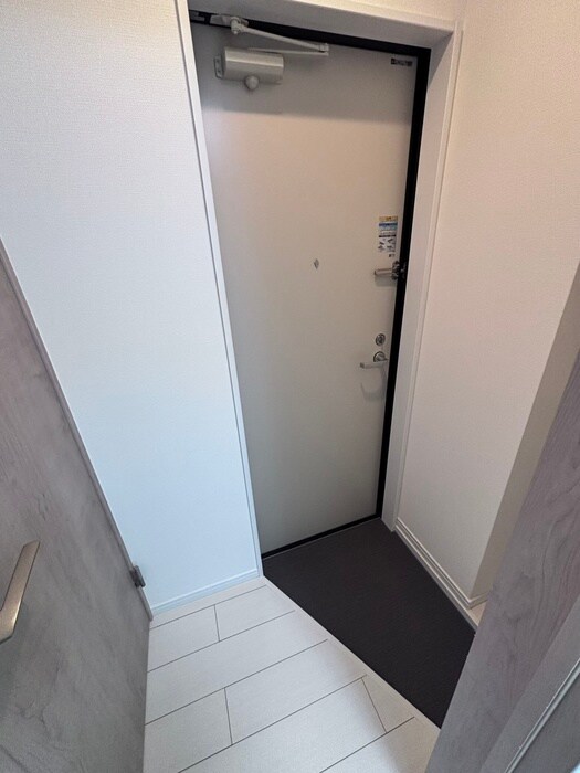 物件内観写真17　(玄関)