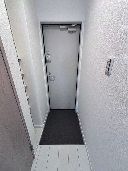 物件内観写真17　(玄関)