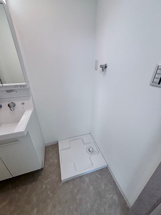 物件内観写真18　(洗濯機置場)