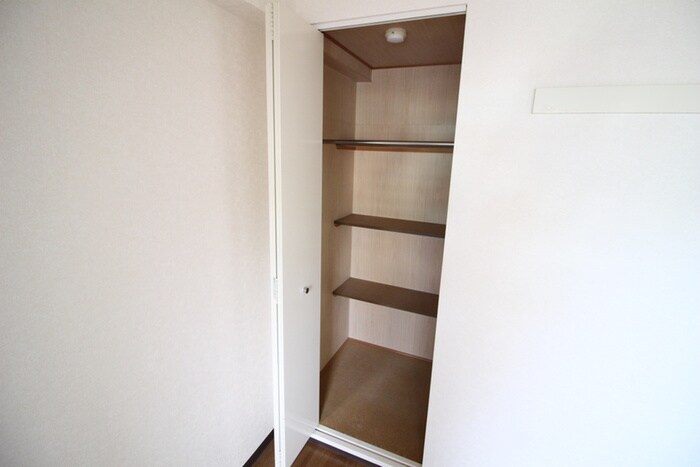 物件内観写真15　(収納)