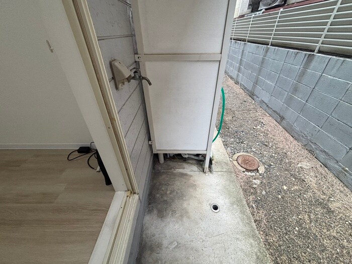 物件内観写真18　(洗濯機置場)