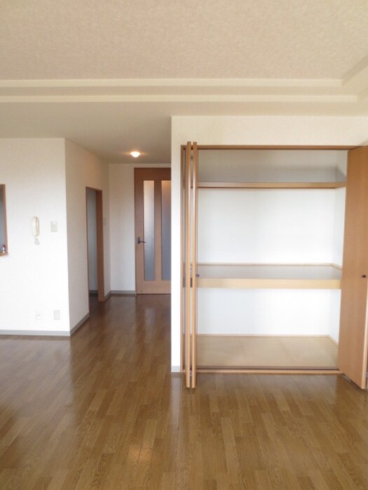 物件内観写真10　(居室)