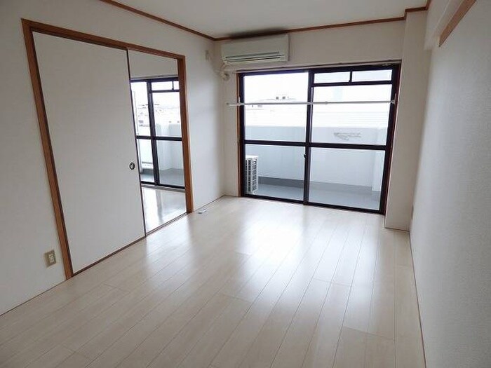 物件内観写真12　(居室)