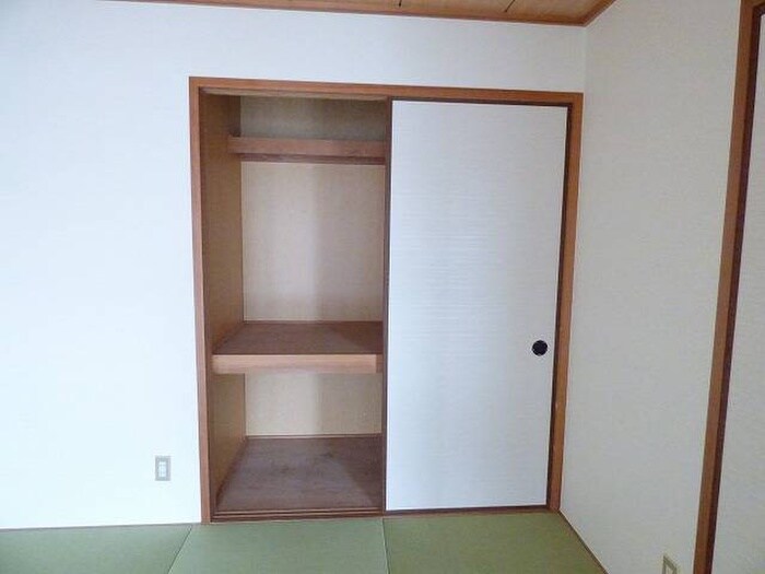 物件内観写真12　(収納)
