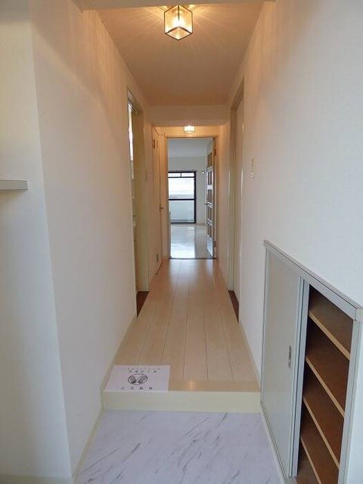 物件内観写真17　(玄関)