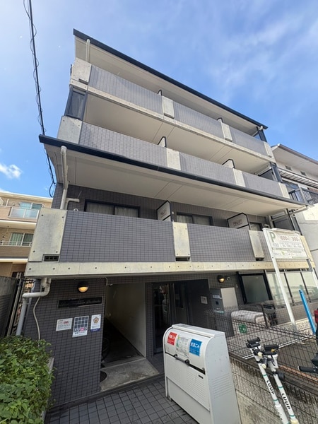 ｱｳﾞｧﾝｾｸｰﾙ道正町外観写真