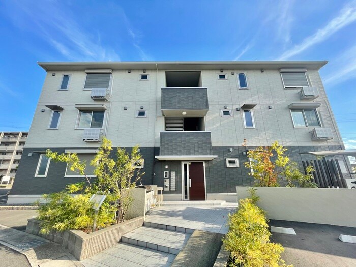 物件外観写真1　(外観写真)