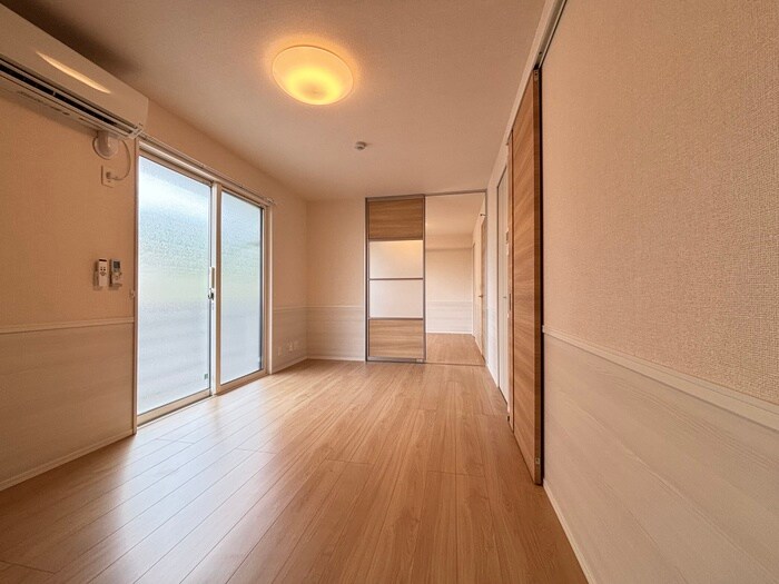 物件内観写真8　(居室)